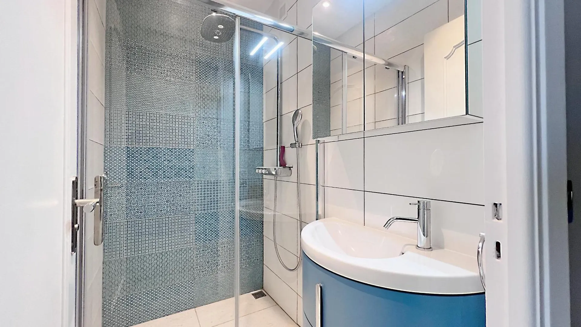 아파트 Appartement 2 Chambres Et Studio Independant Avec Vue Sur Mer 니스