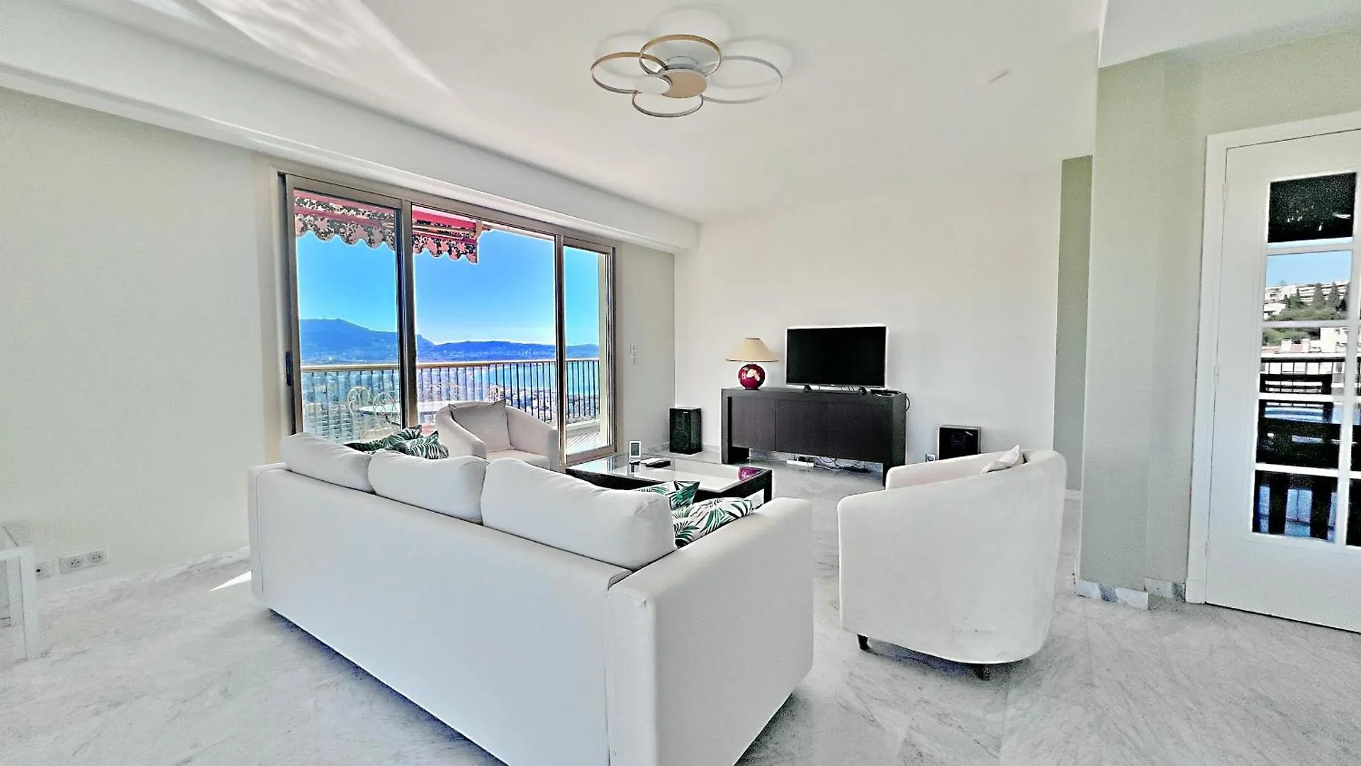 Appartement 2 Chambres Et Studio Independant Avec Vue Sur Mer Nice