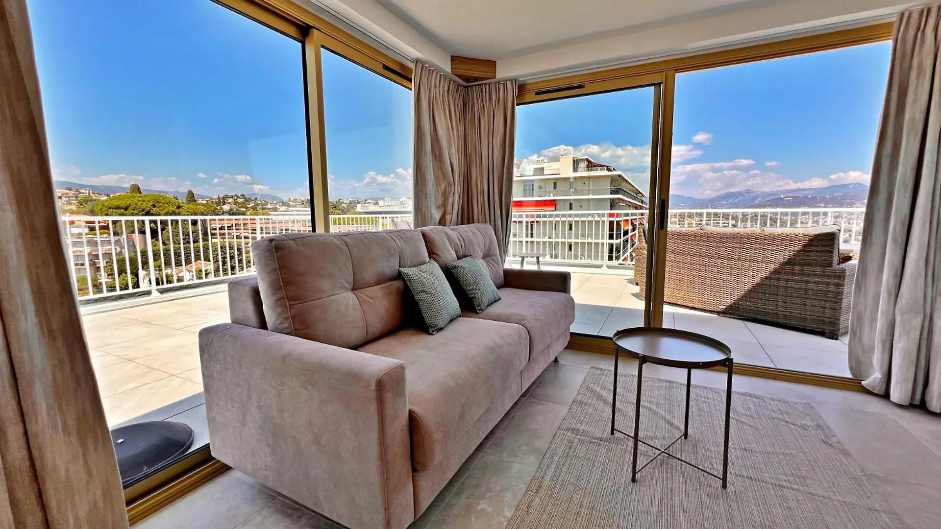 Apartment Appartement 2 Chambres Et Studio Independant Avec Vue Sur Mer Nice