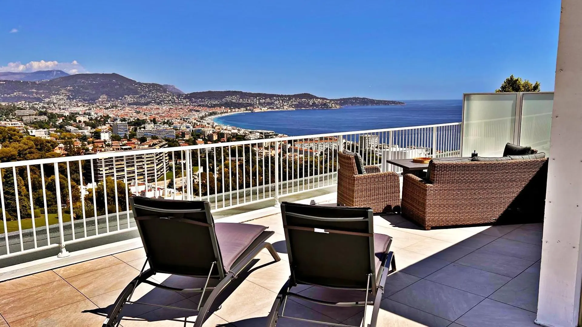 Apartment Appartement 2 Chambres Et Studio Independant Avec Vue Sur Mer Nice